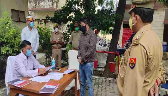 अमेठी: थाना जायस में डीएम ने सुनी जन समस्याएं, अधिकारियों को दिए ये निर्देश