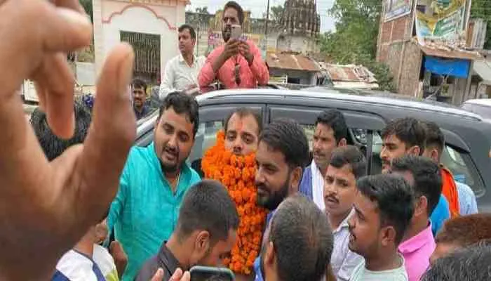 सीतापुर: नवनिर्वाचित भाजपा युवा मोर्चा के जिलाध्यक्ष का हुआ स्वागत