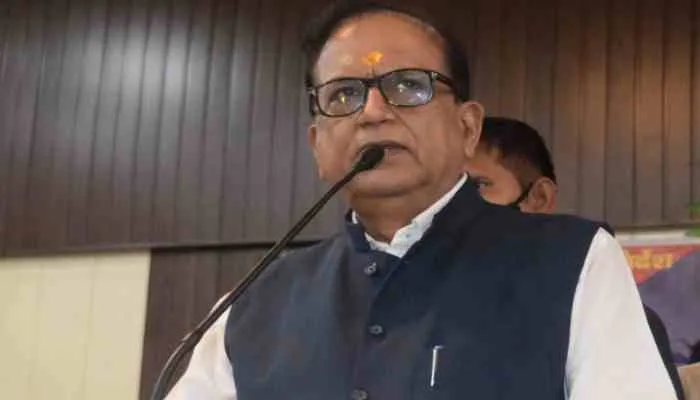 सीतापुर: सतीश चंद्र मिश्र ने कांग्रेस पर कसा तंज, कहा- प्रदेश में कोई नाम लेने वाला नहीं है