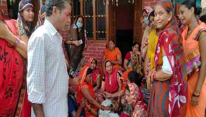 उन्नाव: स्कूल से घर वापस आई छात्रा की मौत, पिता ने प्रधानाचार्य पर लगाया गंभीर आरोप