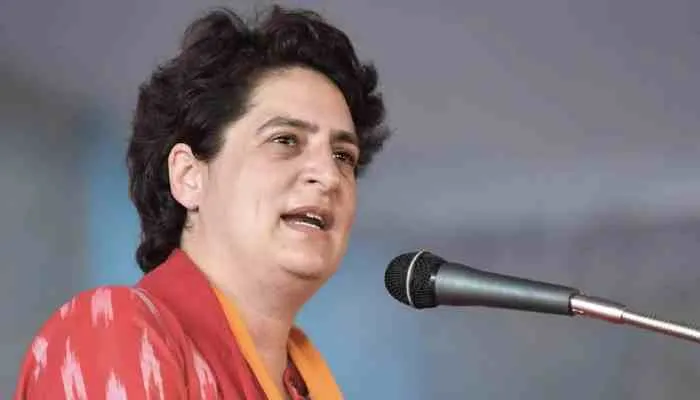 आगरा शराब कांड को लेकर प्रियंका ने सरकार पर साधा निशाना, कहा- शराब माफिया पर….
