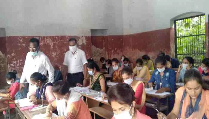 अयोध्या: बीएड प्रवेश परीक्षा हुई संपन्न, डीएम व कुलपति ने किया औचक निरीक्षण