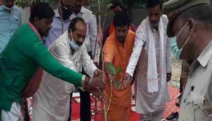 सीतापुर: वन मंत्री का बड़ा बयान, कहा- प्रदेश के विकास की डोर एक कर्म योगी के हाथ में