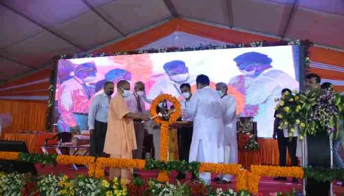 गोरखपुर: सीएम योगी का बड़ा बयान, कहा- समय के अनुरूप तकनीकी उन्नयन नहीं तो…