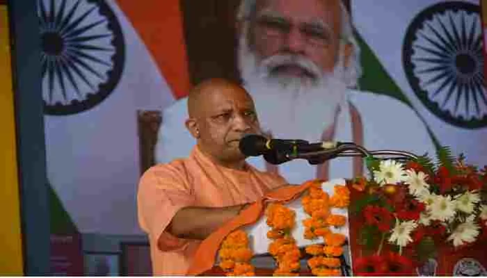 अयोध्या: सीएम योगी ने किए रामलला के दर्शन, कहा- भाजपा सरकार आने के बाद…