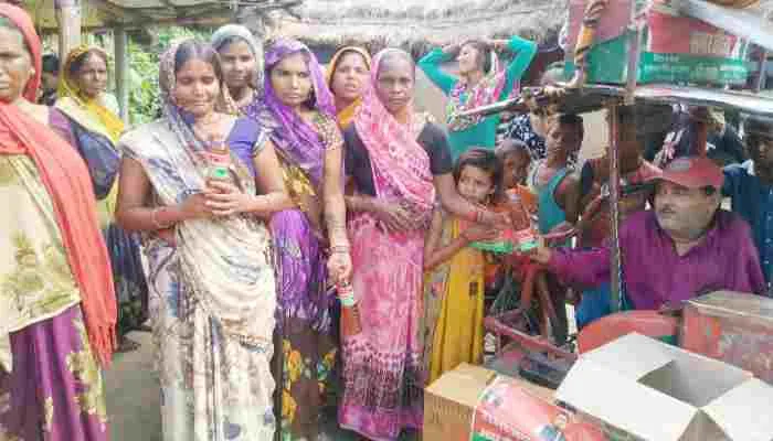 अयोध्या: महंगाई के विरोध में दिव्यांग सपा नेता ने किया अनोखा प्रदर्शन, जानकर हो जाएंगे हैरान
