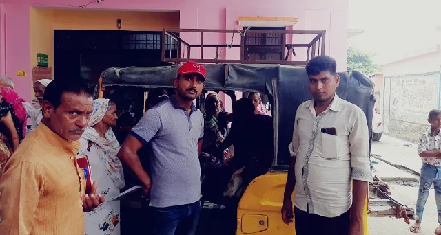 बदायूं: पैर फिसला और तालाब में जा गिरा किशोर, बचाने कूदा दोस्त, दोनों की मौत