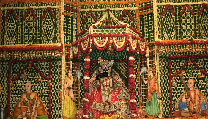 इन तीन मंदिरों में दिन में मनाई जाती है जन्माष्टमी, जानें क्यों?