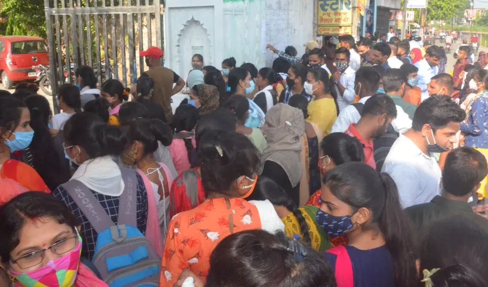 बरेली: बीएड प्रवेश परीक्षा में 90 फीसदी उपस्थित, टूटे कोरोना नियम