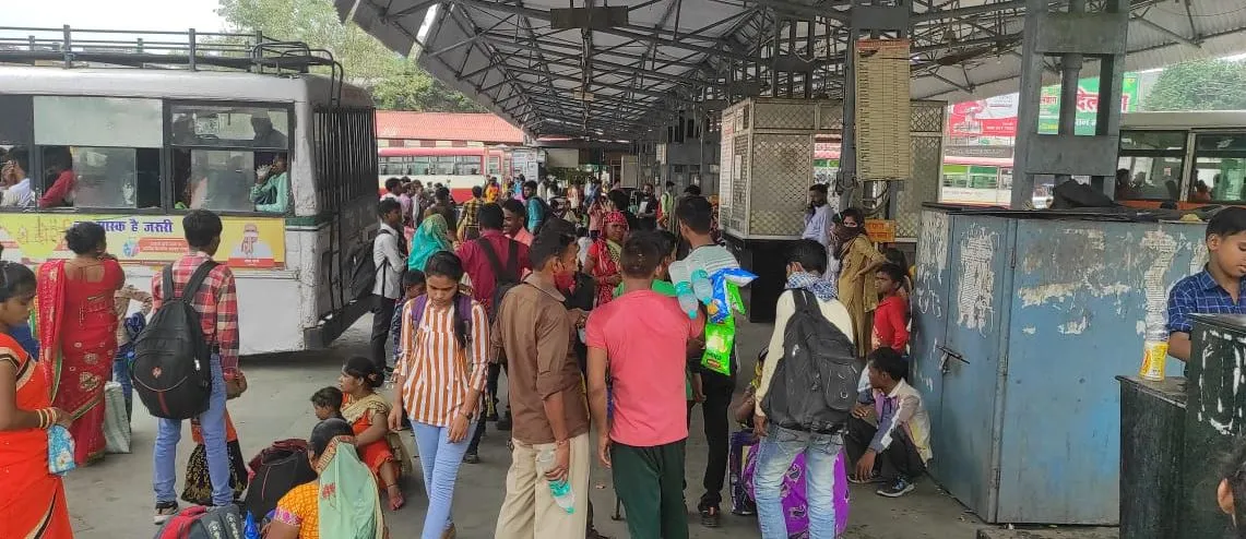 बरेली: त्योहार के बाद भी बस अड्डों पर जमकर भीड़, सबसे ज्यादा सवारियां उत्तराखंड की