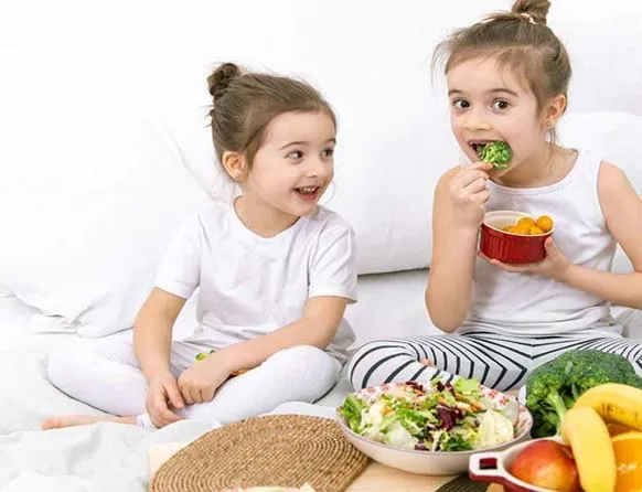 Kids Health: बच्चों की इम्यूनिटी को बनाना है स्ट्रांग, तो रखें इन बातों का ध्यान