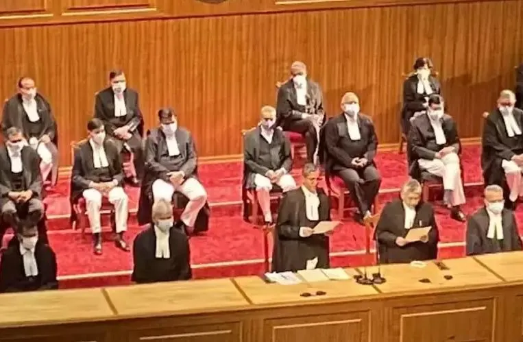 Supreme court में पहली बार एक साथ 9 नए न्यायाधीशों ने पद की ली शपथ