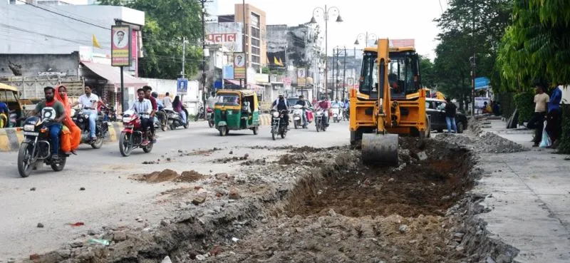 बरेली: सड़कें पहले से खुदीं, अब सैकड़ों गलियों को भी खोदेंगे