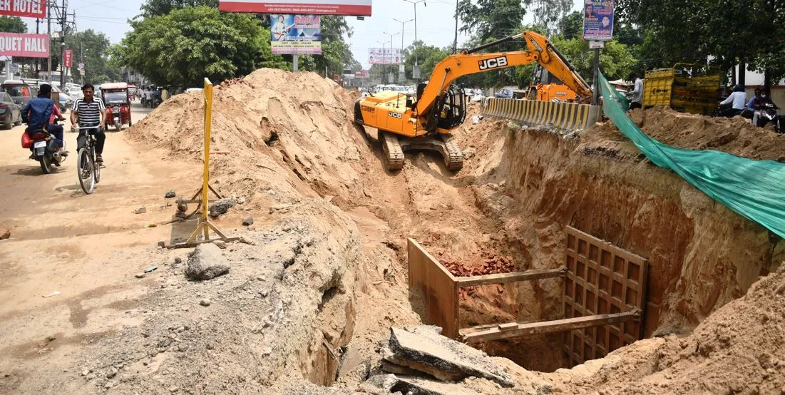 बरेली: पटेल चौक पर अभी दो हफ्ते और झेलनी होगी दुश्वारी