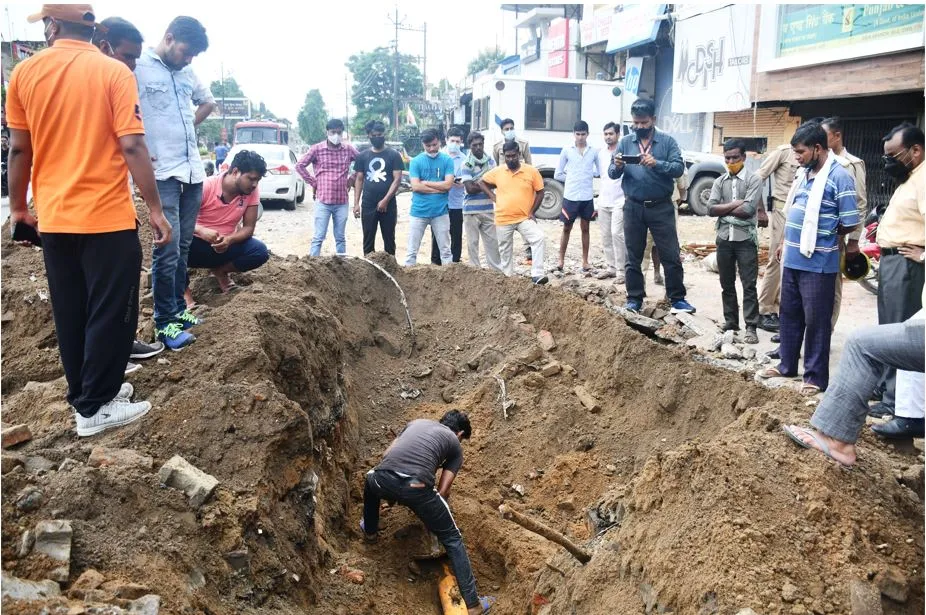 बरेली: खुदाई के दौरान गैस पाइप लाइन कटी, भूखे रहे 250 घरों के लोग