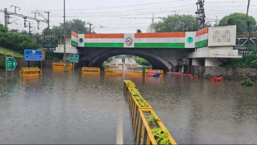 Delhi Rain: दिल्ली हुई पानी-पानी, मौसम विभाग ने जारी किया ऑरेंज अलर्ट