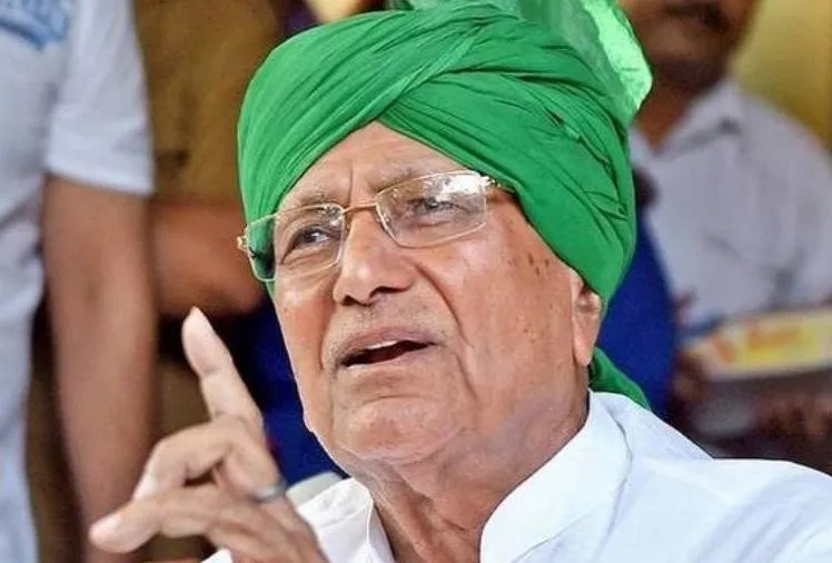87 वर्ष के पूर्व मुख्यमंत्री ने दिया दसवीं कक्षा का कंपार्टमेंट पेपर