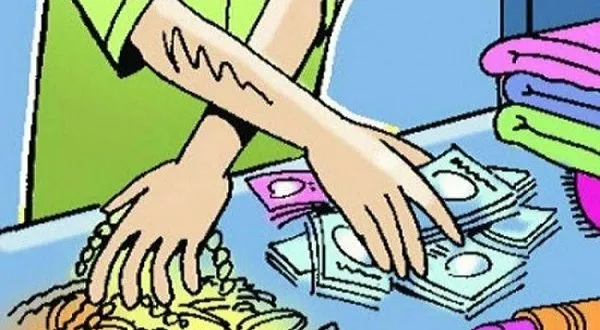 बरेली: आशुतोष सिटी में दिनदहाड़े पुलिसकर्मी के घर से लाखों की चोरी