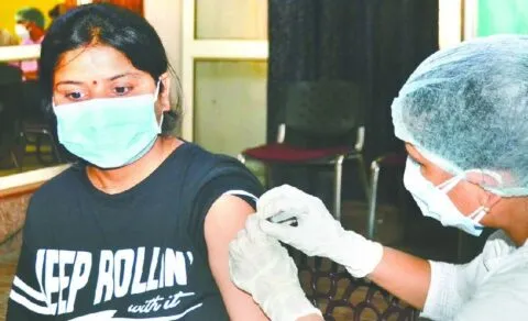 टीकाकरण अभियान को लेकर महिला आयोग को सता रही ये चिंता, सभी राज्यों और केंद्रशासित प्रदेशों को लिखा पत्र
