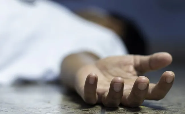 बरेली: पुजारी पर गिरी मंदिर की छत, दबकर हुई मौत