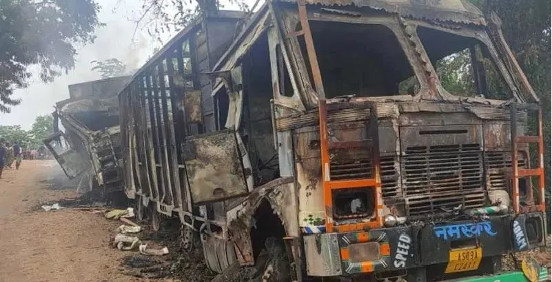 Assam: उग्रवादियों ने दीमा हसाओ में सात ट्रक फूंके, पांच ड्राइवरों की मौत