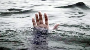 संभल: तालाब में डूबने से किशोर की मौत, कोहराम