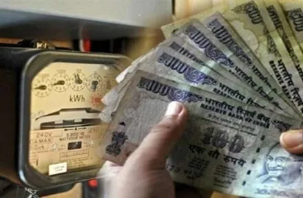 अल्मोड़ा: बत्ती गुल मीटर चालू… लोगों का फूटा गुस्सा