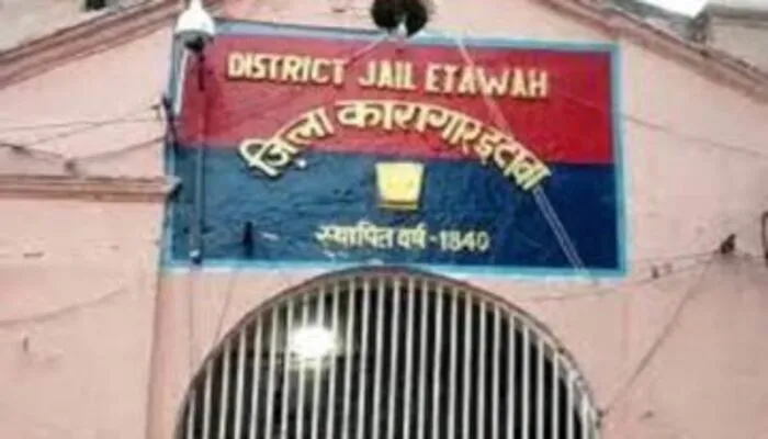 इटावा: बदमाशों ने किया डिप्टी जेलर पर हमला, पूरे मामले को पुलिस मान रही संदिग्ध
