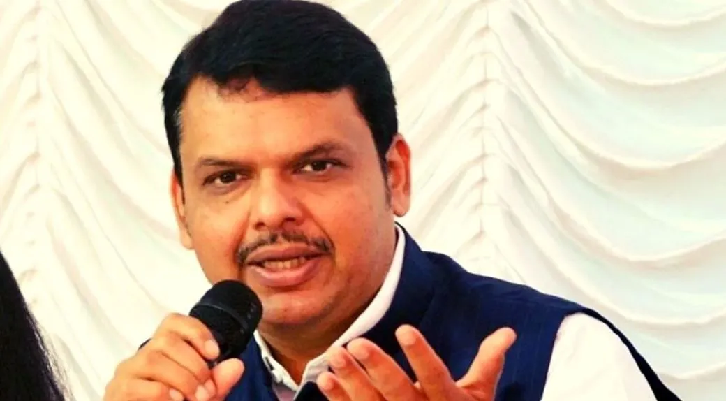 कोविड की वजह से पुणे में लगी पाबंदियां, बोले फडणवीस- प्रभावित हो रहा कारोबार, ढील दी जानी चाहिए