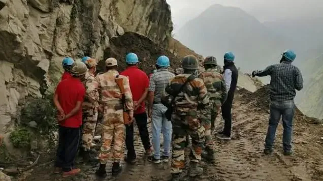 हिमाचल प्रदेश: किन्नौर में भूस्खलन स्थल से तीन और शव मिले, 13 की मौत
