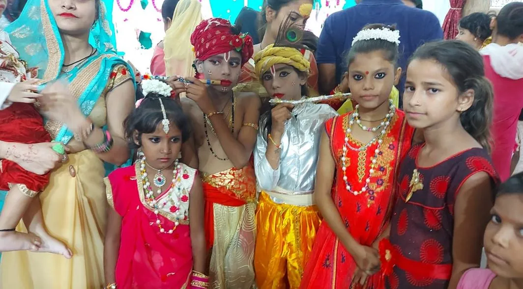 बरेली: जन्माष्टमी स्पेशल- हाथी घोड़ा पालकी जय कन्हैया लाल की जयकारों से गूंजे मंदिर