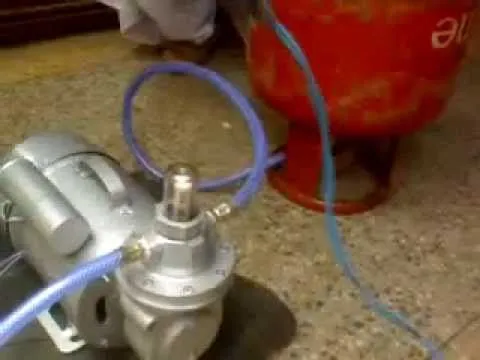 हल्द्वानी: घर से चल रही थी रसोई गैस की अवैध रीफिलिंग, पूर्ति विभाग ने किया पर्दाफाश