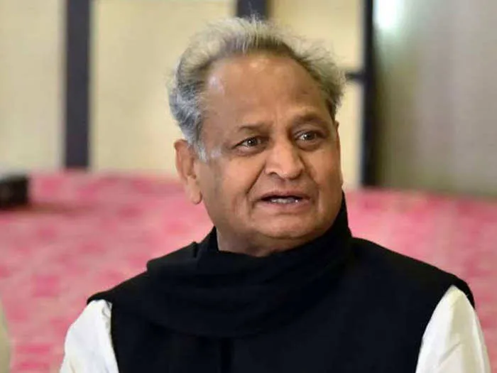 राजस्थान: सीएम अशोक गहलाेत की अचानक बिगड़ी तबियत, अस्पताल में भर्ती