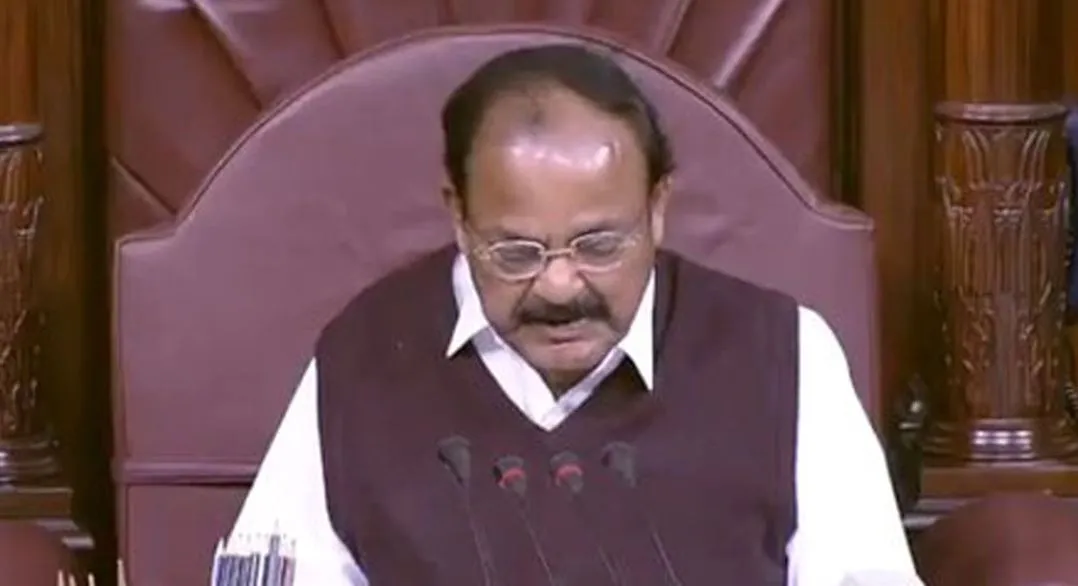 सदन में रो पड़े थे उपराष्ट्रपति नायडू, आवास पर मुलाकात करने पहुंचे केंद्रीय मंत्री