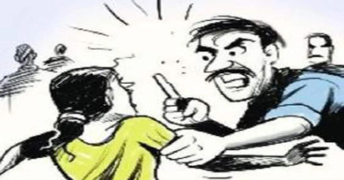 बरेली: कॉलेज को छात्रवृत्ति वापस न करने पर छात्रा से मारपीट