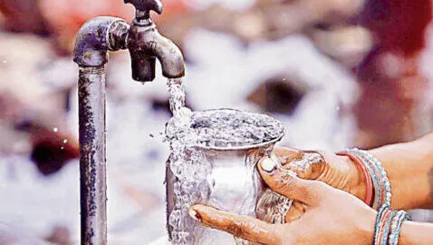 हल्द्वानी: जल निगम 20 घंटे बाद ठीक कर पाया टूटी पेयजल लाइन, पढ़िए पूरी खबर