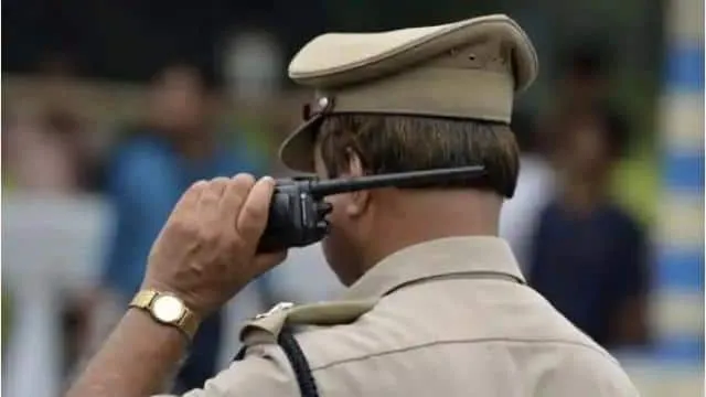 पीलीभीत: शारदा नदी के पास खड़ा था युवक अचानक पहुंच गई पुलिस और फिर… मिला ये