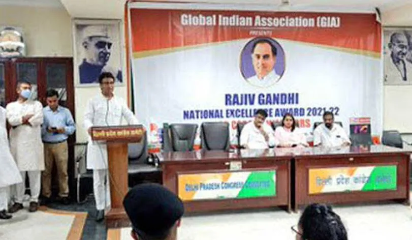 कोरोना योद्धाओं को सम्मानित कर कांग्रेस ने मनाई राजीव गांधी की 77वीं जयंती