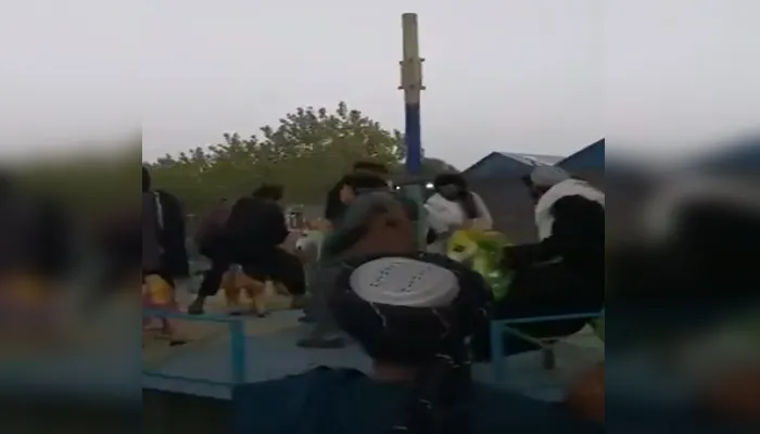 काबुल पर कब्जे के बाद पार्क में कुछ इस तरह मस्ती करते दिखे तालिबानी, देखें वीडियो