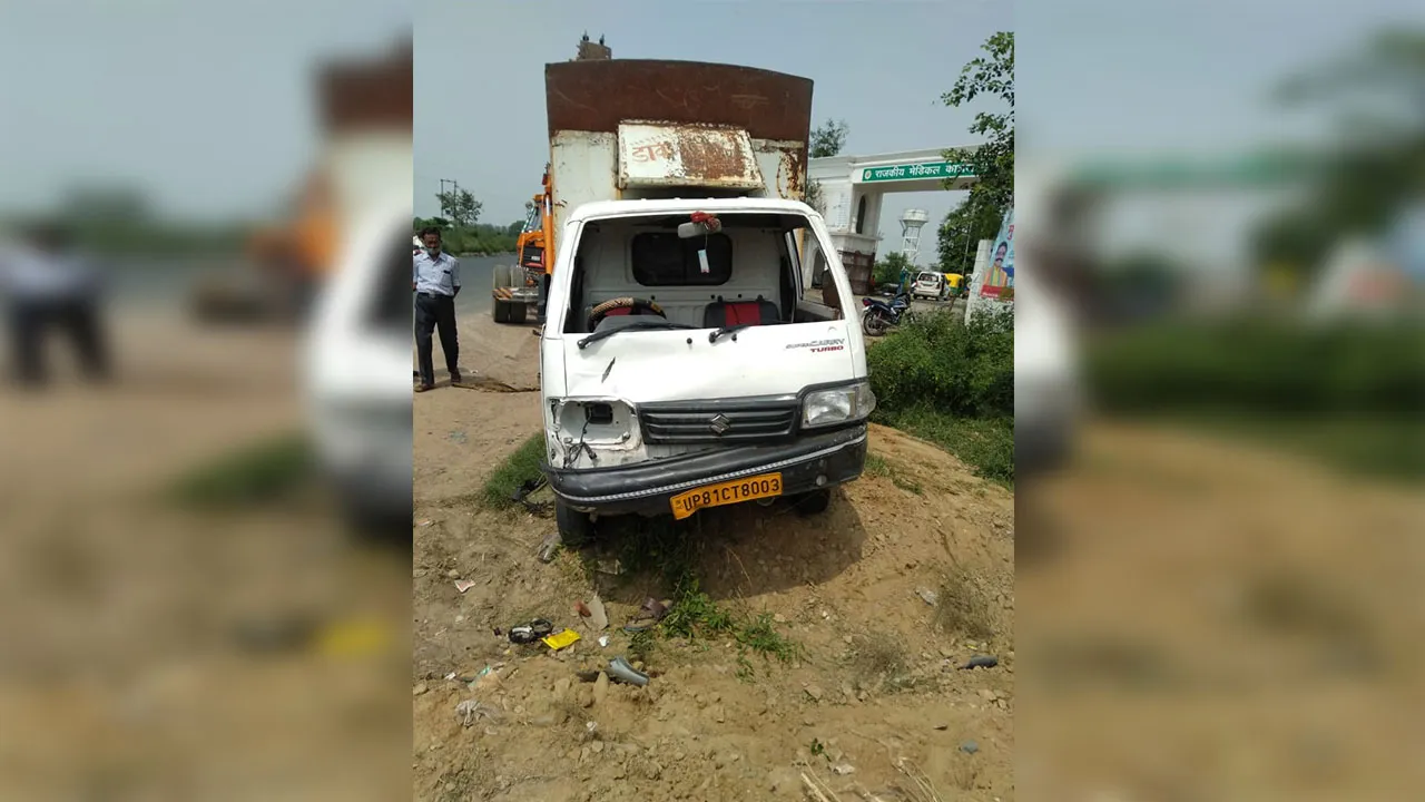बदायूं: पार्सल गाड़ी की टक्कर से बाइक सवार महिला की मौत