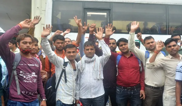 मुरादाबाद: रोडवेज के खिलाफ भड़का परीक्षार्थियों का गुस्सा, बस स्टैंड पर हंगामा