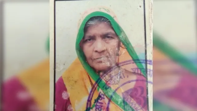 बरेली: बेबस मां के आखिरी शब्द ‘ बेटा मुझे चारपाई पर लिटा दे’