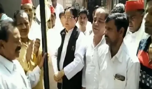 मुरादाबाद: ध्वजारोहण के बाद राष्ट्रगान भूले एसटी हसन, वीडियो हुआ वायरल