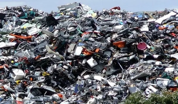 मुरादाबाद: संगठित गिरोह बेखौफ होकर कर रहा ई-कचरे का धंधा, सरकारी तंत्र पर खड़ा हुआ सवाल