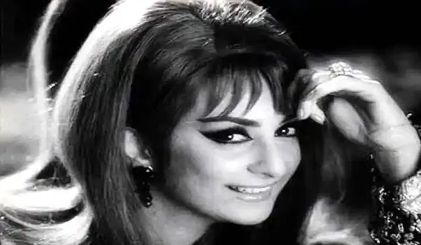 77 साल की हुईं सायरा बानो, इस फिल्म से की बॉलीवुड में एंट्री