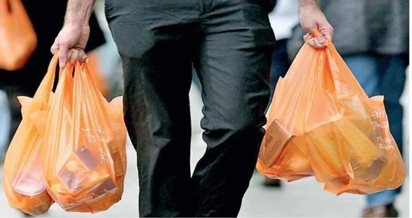 हल्द्वानी: प्रतिबंध के बावजूद पॉलिथीन का इस्तेमाल पर कौन देगा जवाब ?