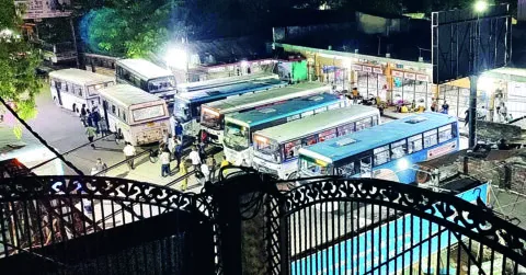 हल्द्वानी: 9 एलईडी लाइटों से जगमगाया रोडवेज, चोरी की समस्या से मिलेगी निजात