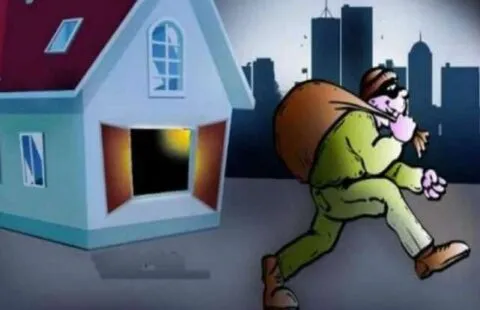 यहां चोरों ने घर में डाला डाका, जेवरात और नकदी की साफ