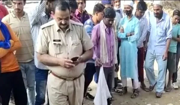 अमरोहा: युवक का शव मिलने से क्षेत्र में फैली सनसनी