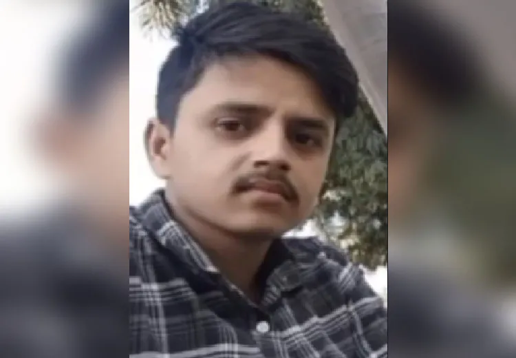 बरेली: सड़क दुर्घटना में युवक की मौत, डेढ़ वर्ष पहले हुई थी शादी, तीन माह की गर्भवती है पत्नी